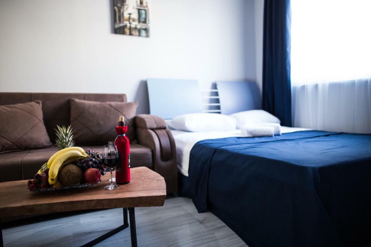 Central Apart-Hotel Батуми Экстерьер фото