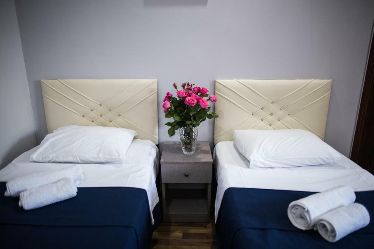Central Apart-Hotel Батуми Экстерьер фото