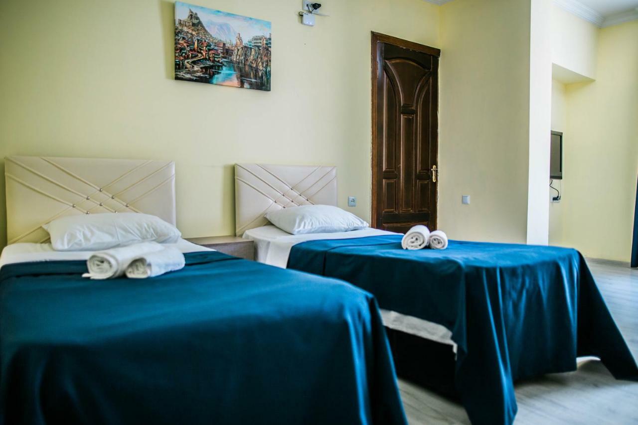 Central Apart-Hotel Батуми Экстерьер фото