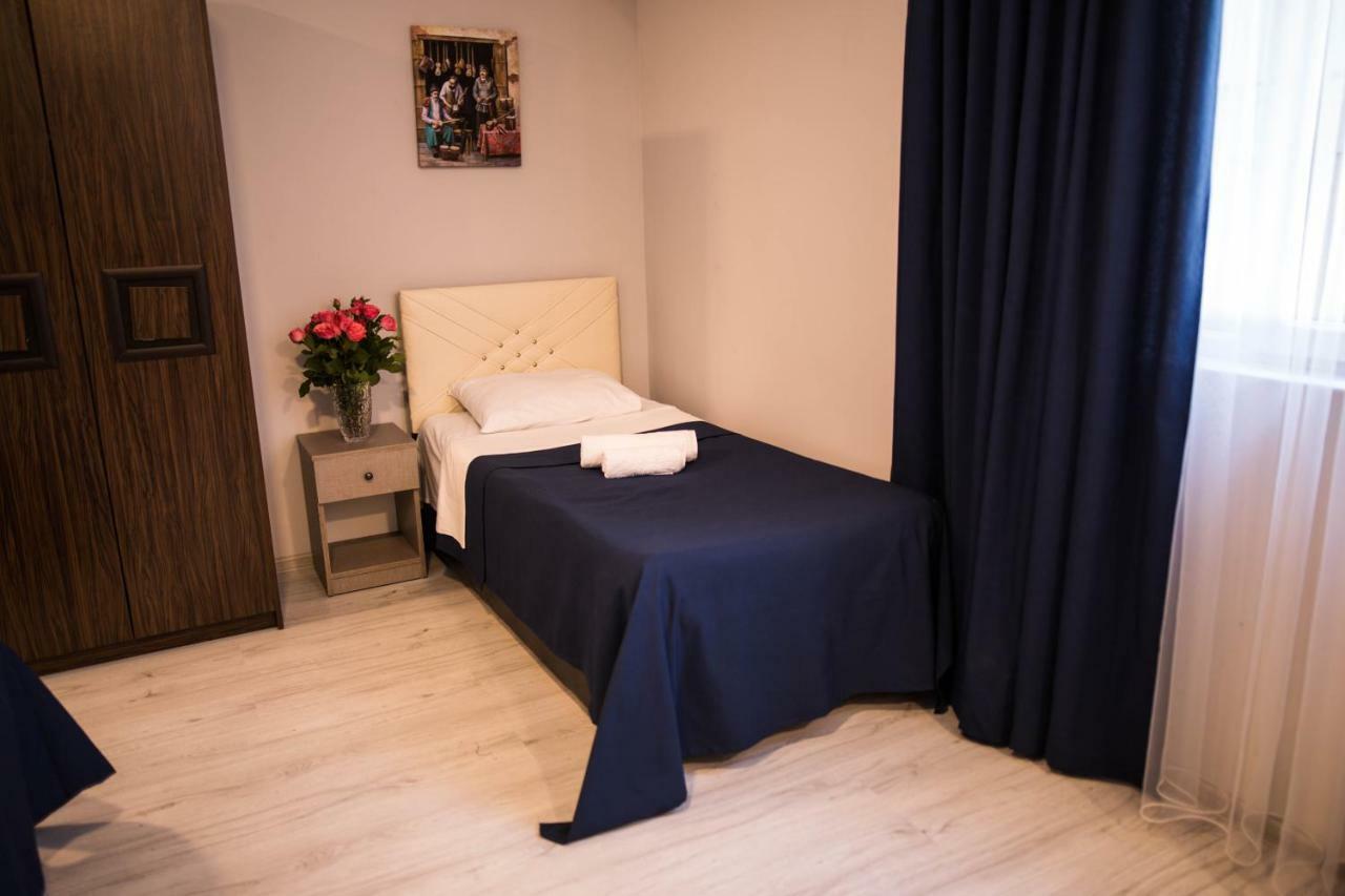 Central Apart-Hotel Батуми Экстерьер фото